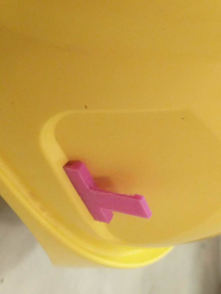 Kabelhouder voor de hoofdlamp op een mijnwerkershelm