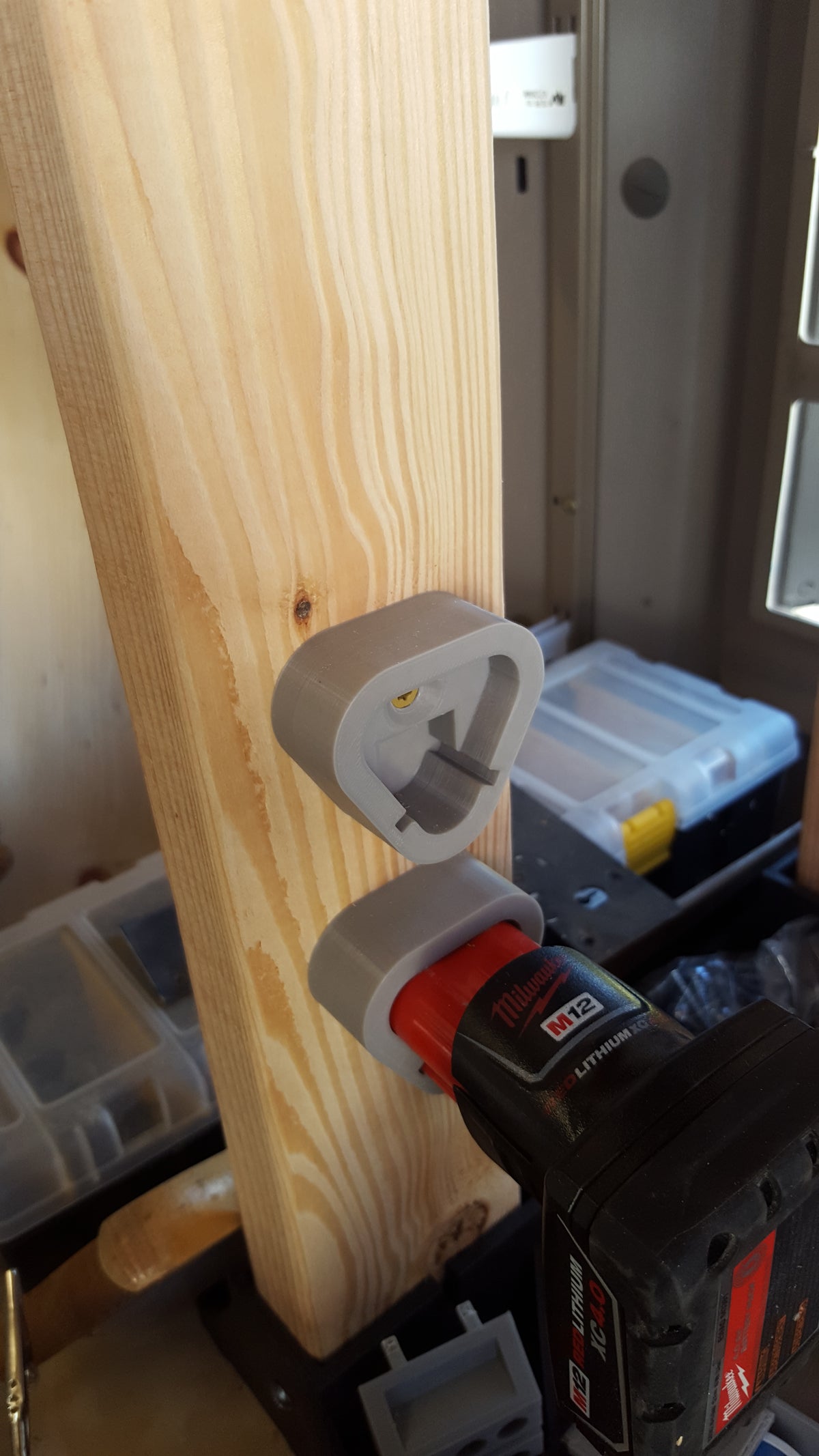 Accudeksel voor Milwaukee M12 met schroefgat voor montage