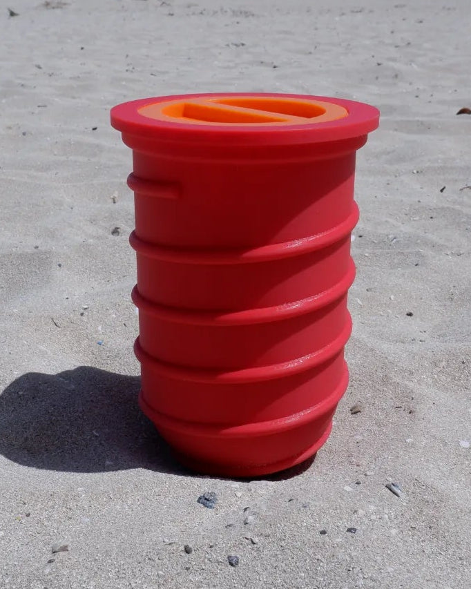 Strandkluis – Ingraafbare opbergbus met deksel voor in het zand