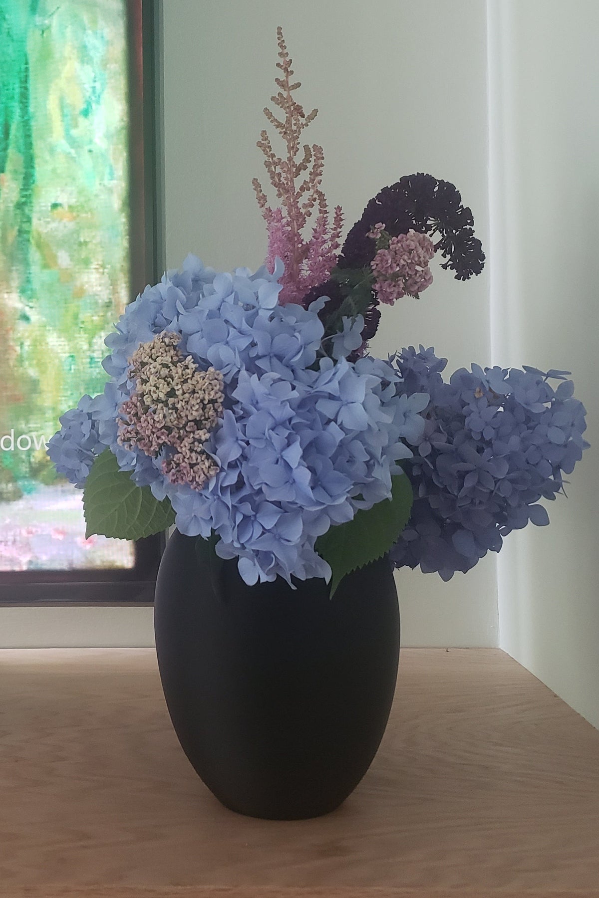 Moderne amforavaas – klassieke vorm in eigentijds design