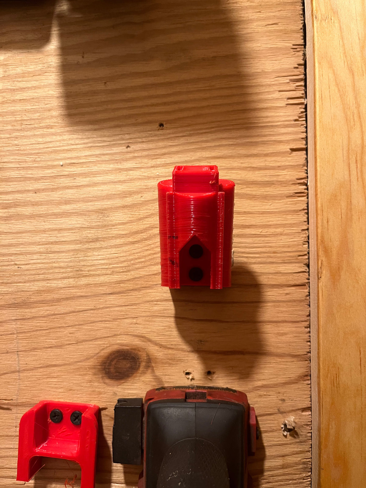 Wandhouder voor Milwaukee M12-gereedschap – veilig en opgeruimd