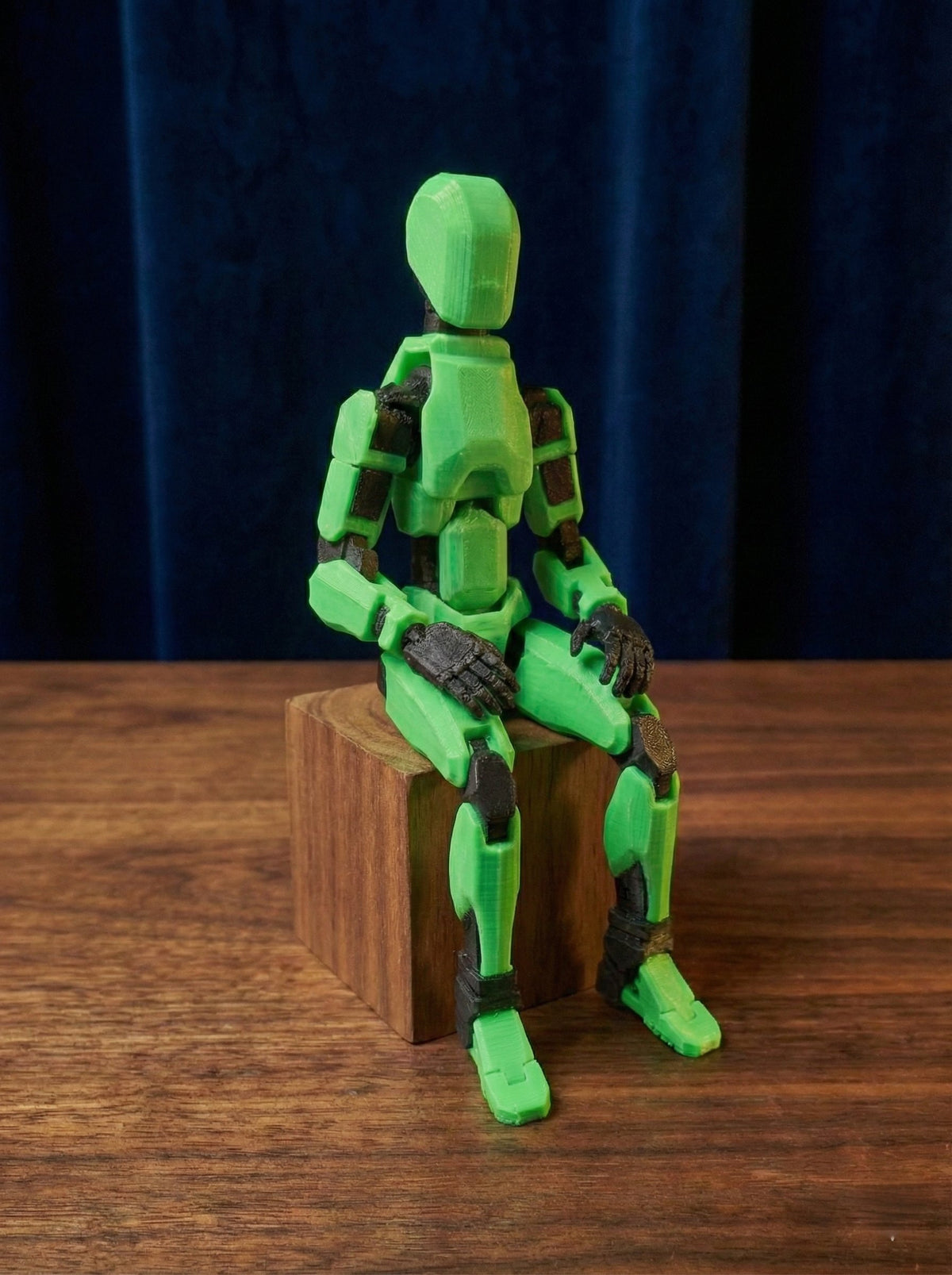 Kant-en-klaar gemonteerd figuur met extra accessoires zoals hoed en zwaard