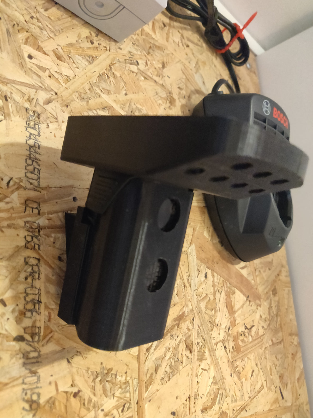 Wandhouder voor een enkele Bosch 12V-batterij