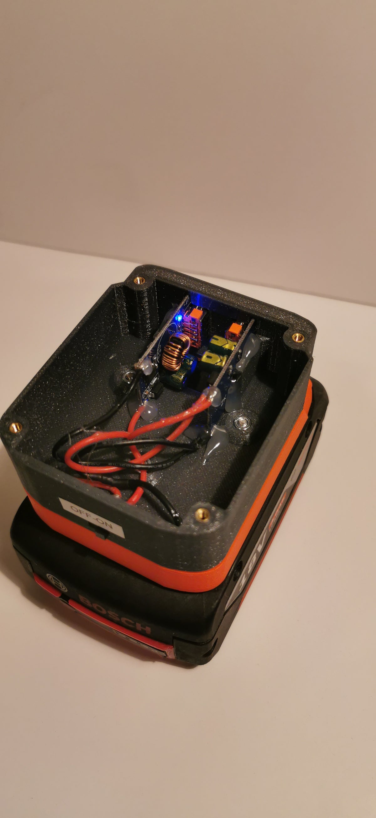 Bosch 18V USB-laadadapter – laad je apparaten op waar je bent