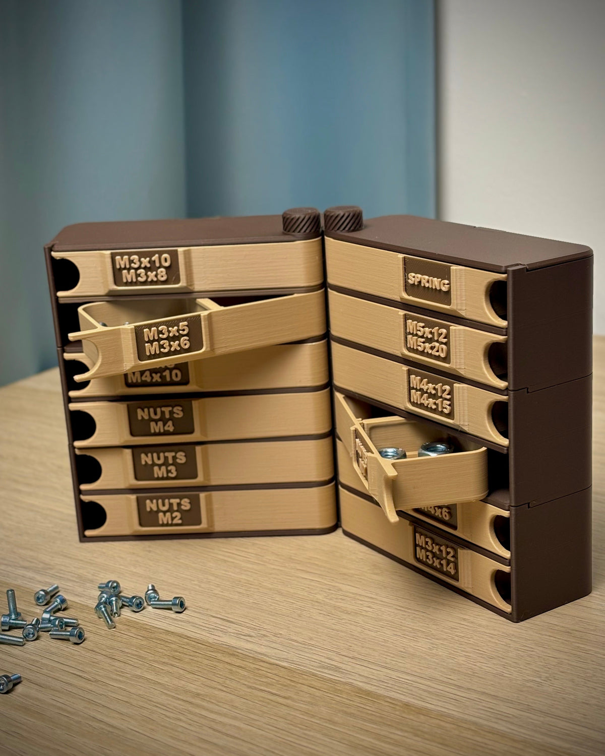 Modulaire ladetoren met vlinderlaatjes – stapelbare opberging