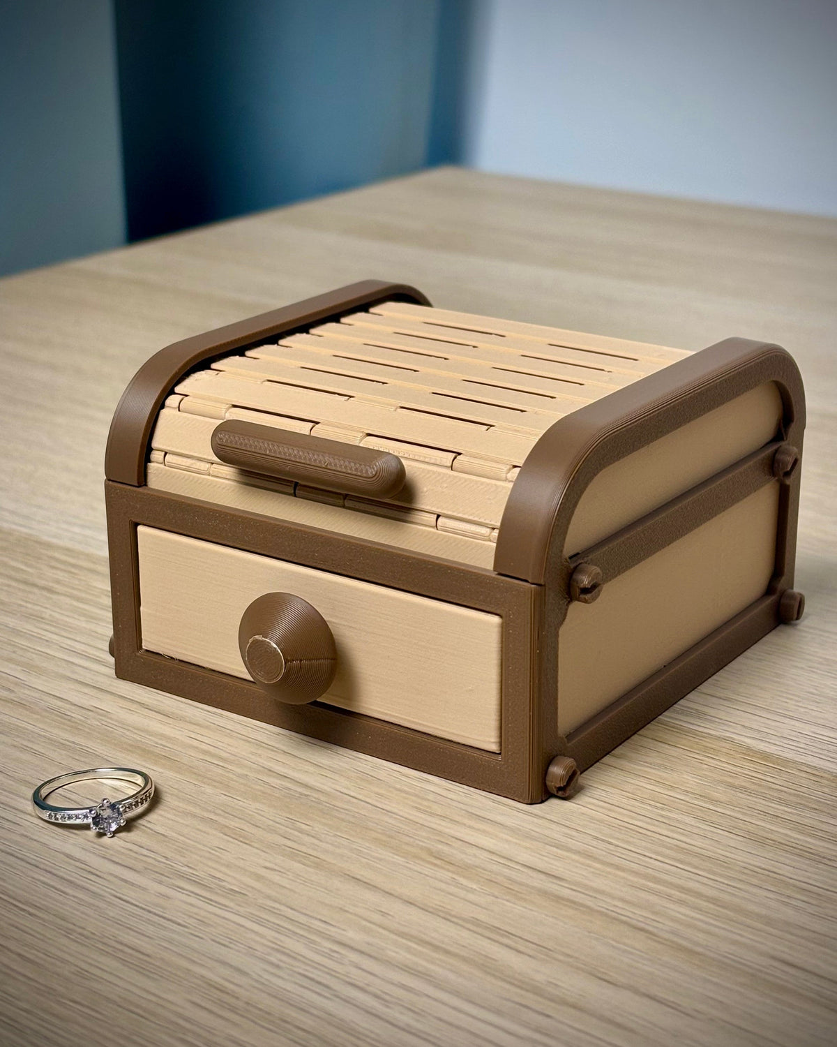 Opbergbox met roldeksel – compact voor op het bureau