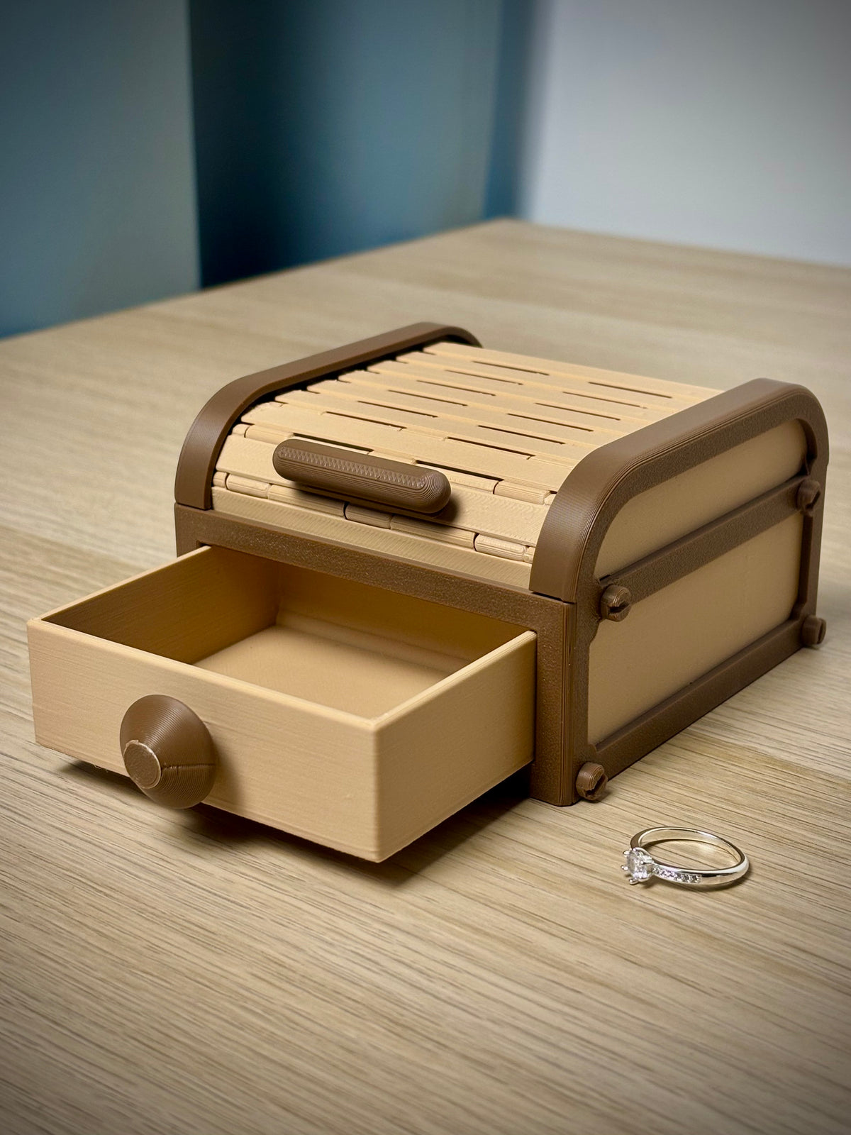 Opbergbox met roldeksel – compact voor op het bureau