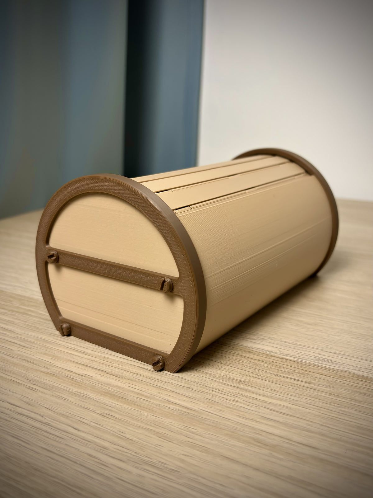 Cilindrische opbergbox met roldeksel en uittreklade