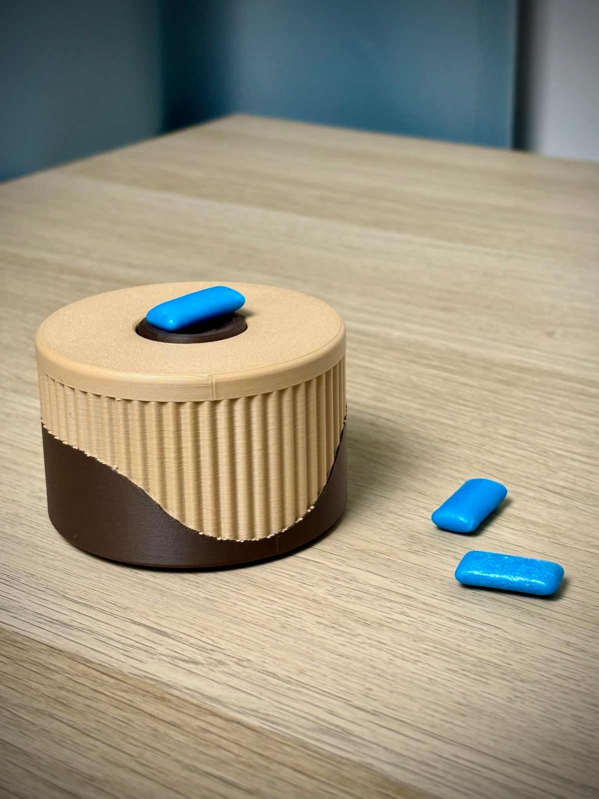 Dispenser voor kauwgom en pillen – compact opbergdoosje