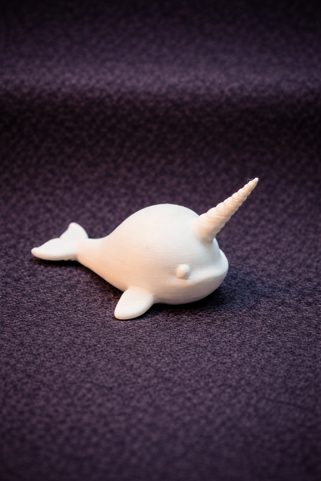 Wit figuurtje om zelf te schilderen: narwal, 4–6 cm (doe-het-zelfdecoratie)