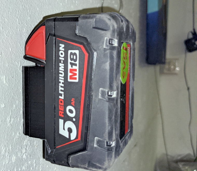 Accuhouder voor Milwaukee M18 met vergrendelclip