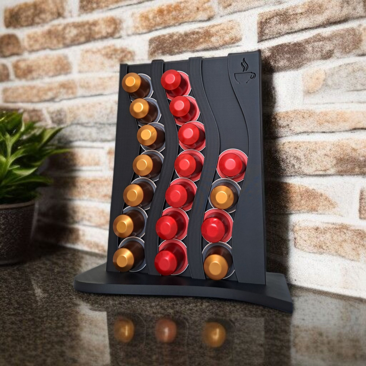 Golvende Nespresso-cuphouder gevuld met cups, close-up van het gestructureerde oppervlak