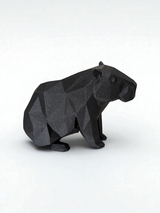Low poly capibarasculptuur met geometrisch gefacetteerd oppervlak en rustige houding