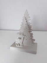 Kerstdecoratie met hert en boom, achteraanzicht met ruimte voor een theelichtje
