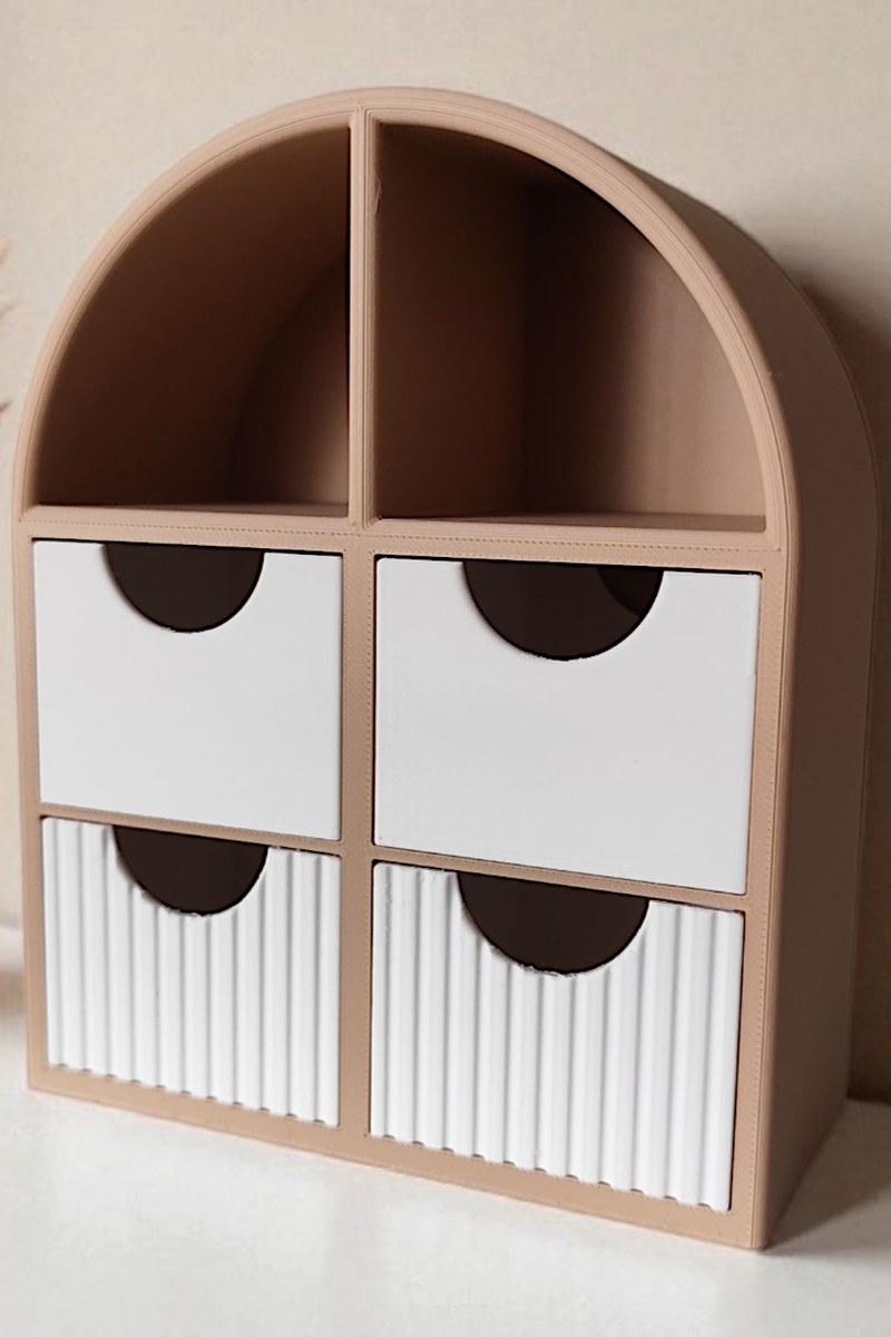 Minimalistische sieradenplank met gladde laatjes, vooraanzicht met open displayruimte