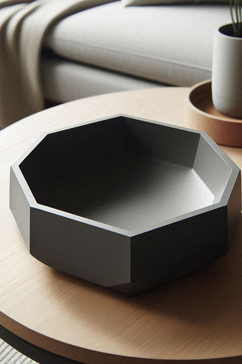 OctaPot – minimalistische geometrische schaal met acht scherpe hoeken in neutrale afwerking