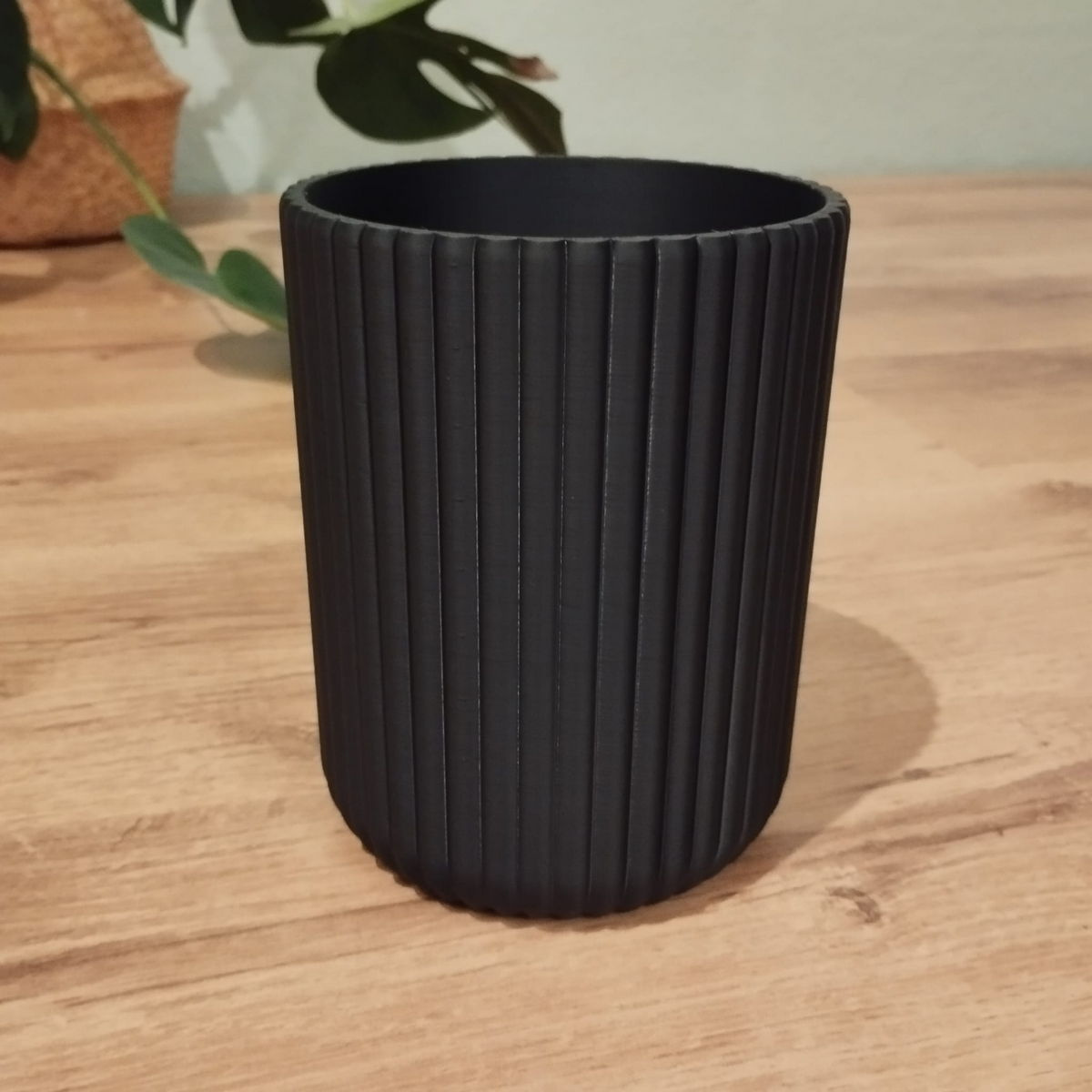 Geribbelde houder voor keukengerei met verticale structuur, close-up