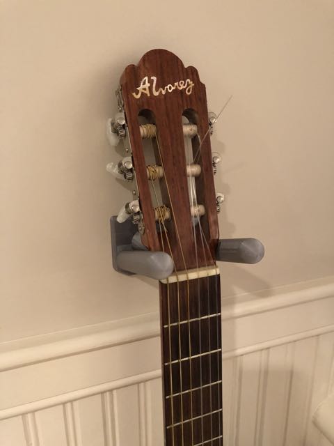 Wandhouder voor klassieke gitaar – voor een hals van 57 mm