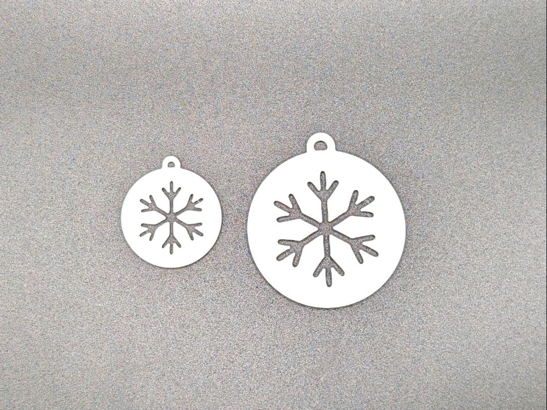 Cadeaulabel met uitgesneden sneeuwvlok