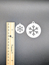 Cadeaulabel met uitgesneden sneeuwvlok