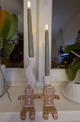 Peperkoekvrouwtje-figuur voor kerst in bruin en wit