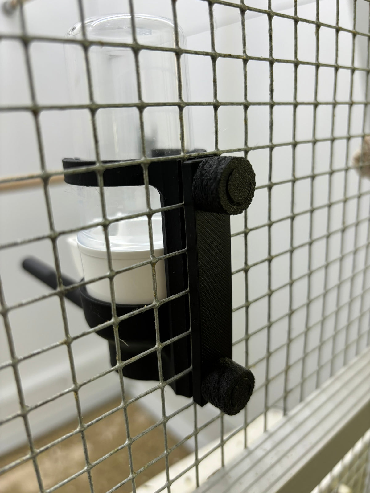 Houder voor vogelbadje voor 61 mm draadafstand