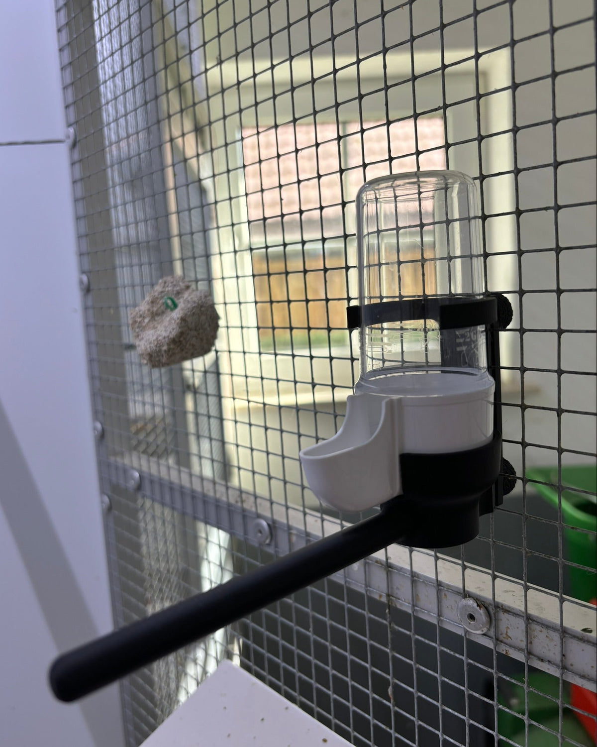 Houder voor vogelbadje voor 61 mm draadafstand