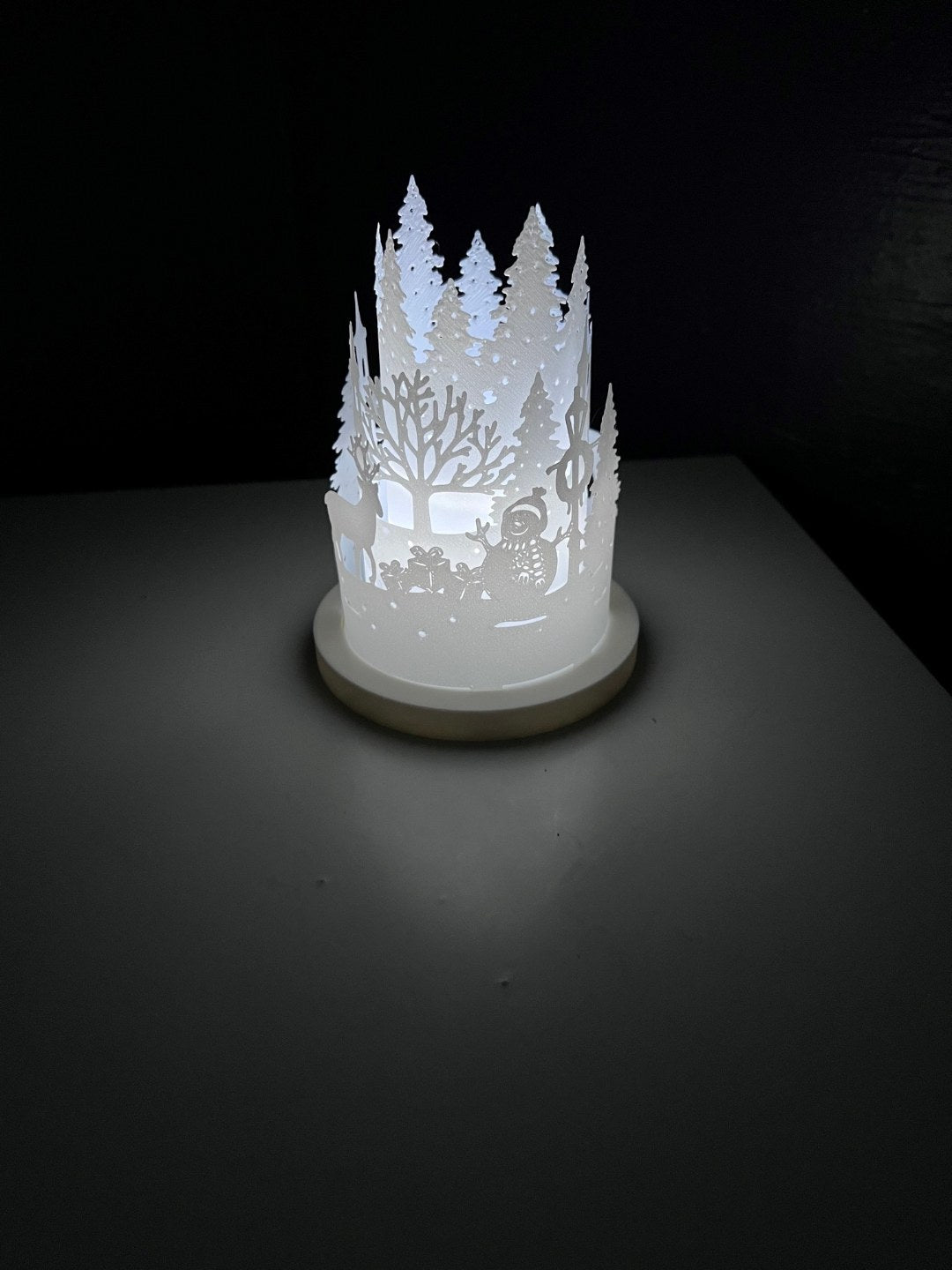 Kerstlantaarn voor theelichtje met rendier en sneeuwpop