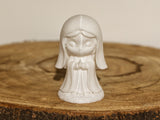 Gestileerd figuurtje van de Maagd Maria voor de kerststal