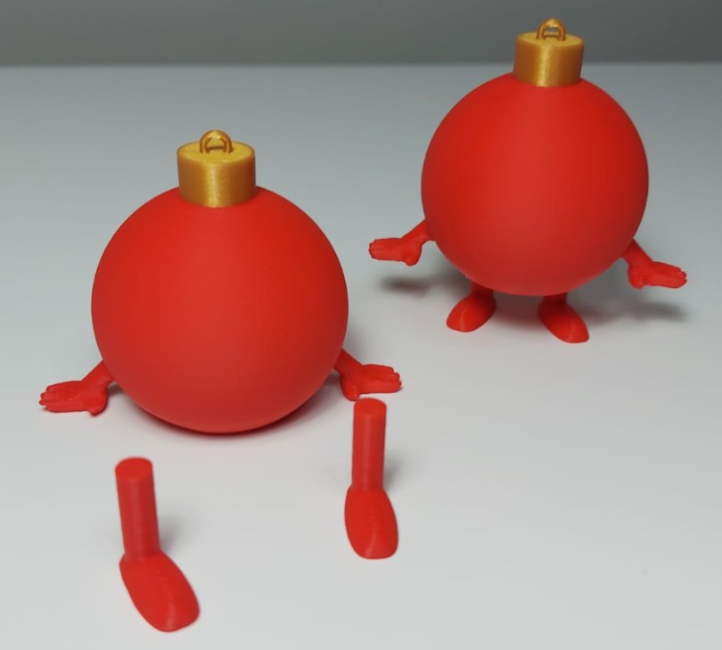 Kerstbalfiguur met benen en voeten