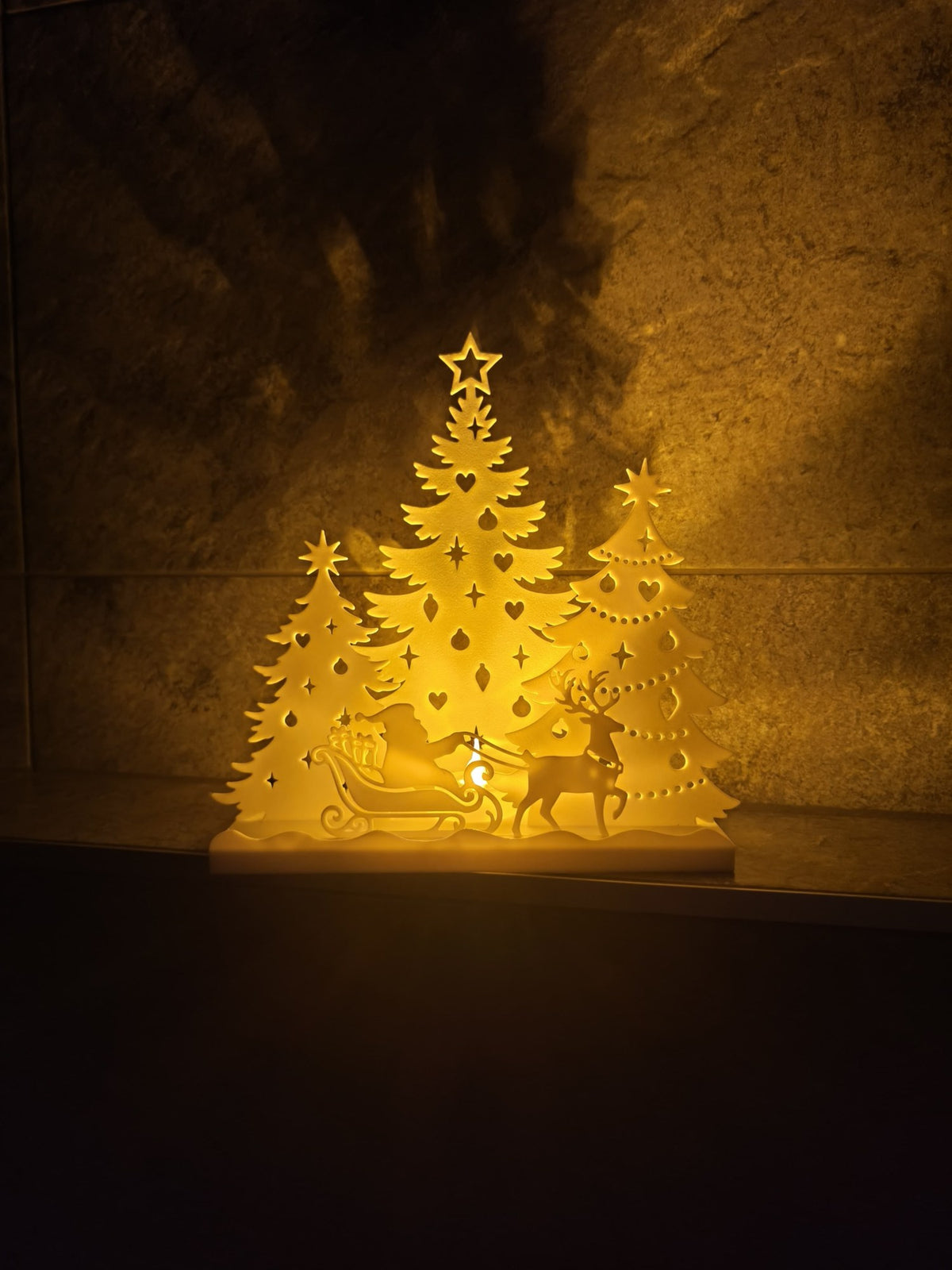Kersthuisje voor theelichtje – kerstman in arreslee en bos