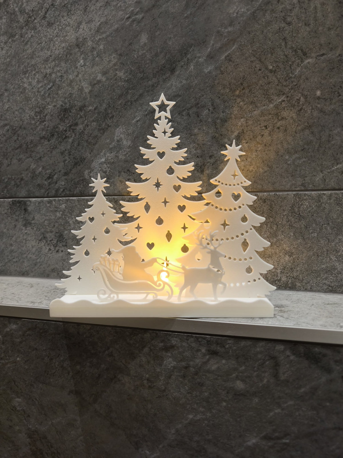 Kersthuisje voor theelichtje – kerstman in arreslee en bos