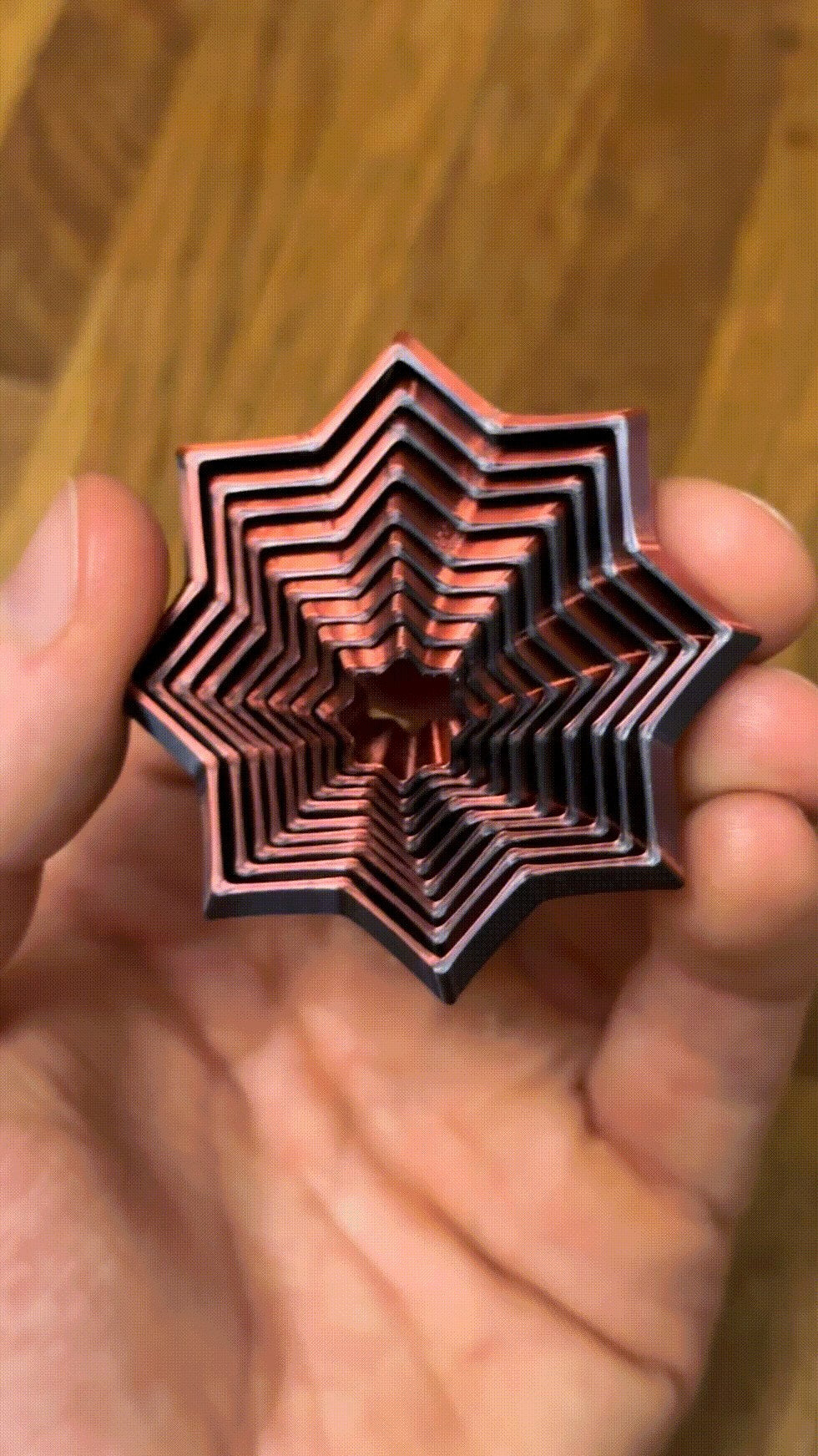 Kerstster die werkt als fidget-speeltje