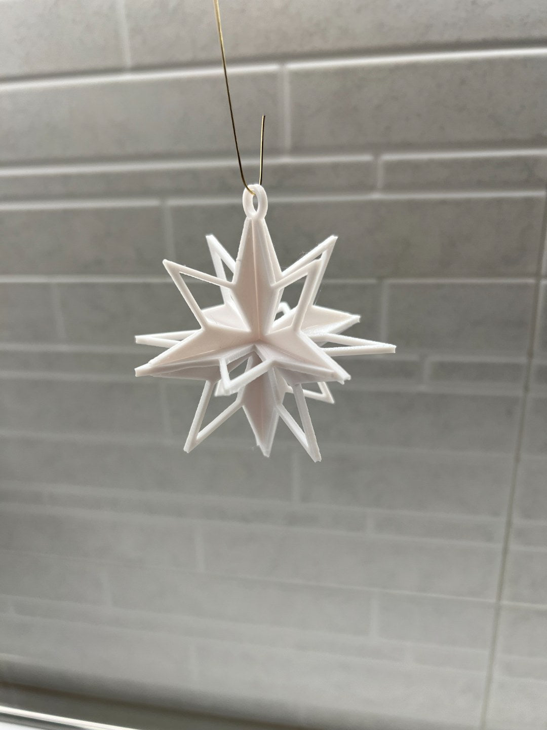 Kerstster voor de kerstboom, in elkaar te zetten uit onderdelen