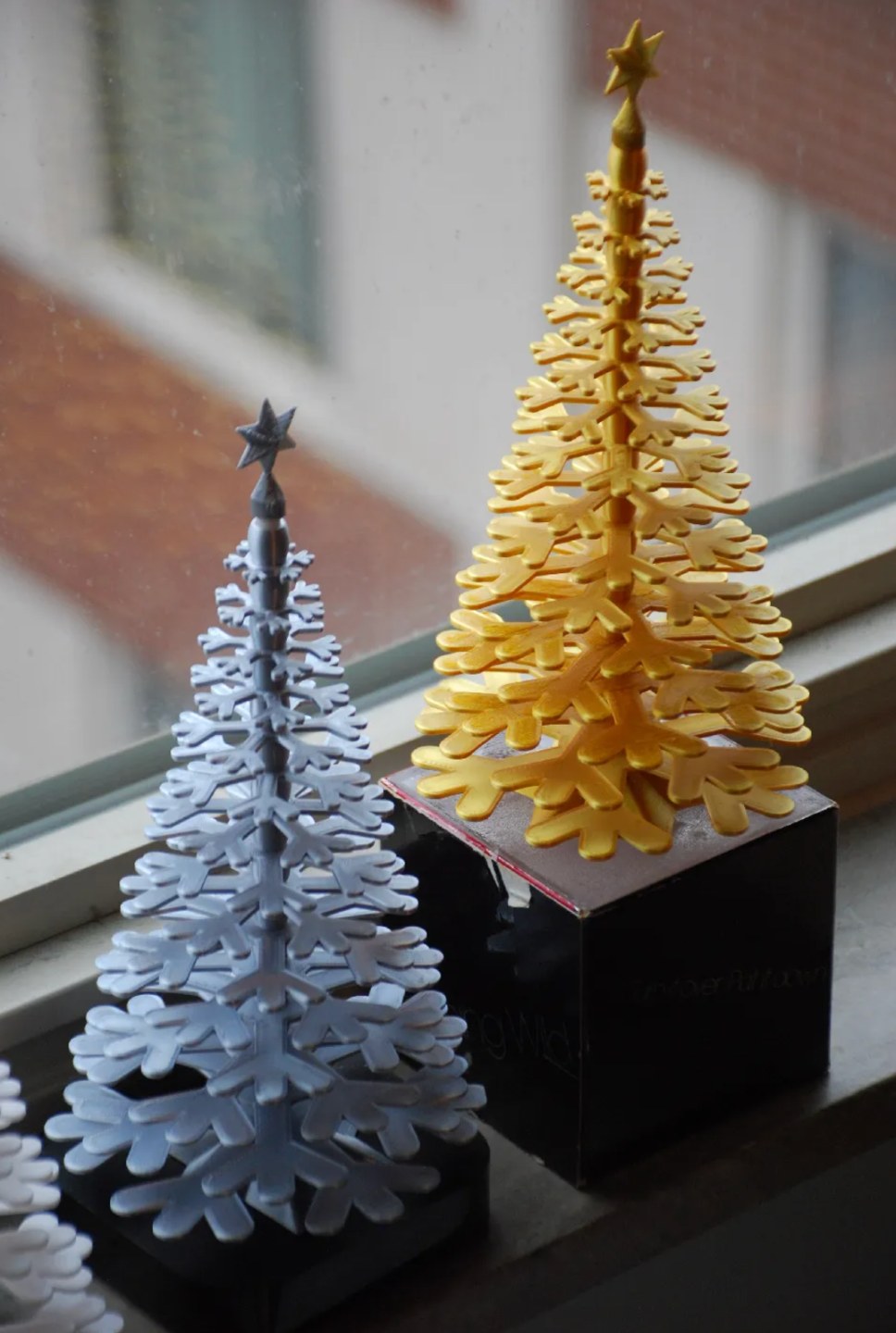 Kerstboomfiguur van sneeuwvlokken met ster