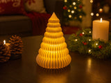 Gegroefde kerstboom met een led-theelichtje erin