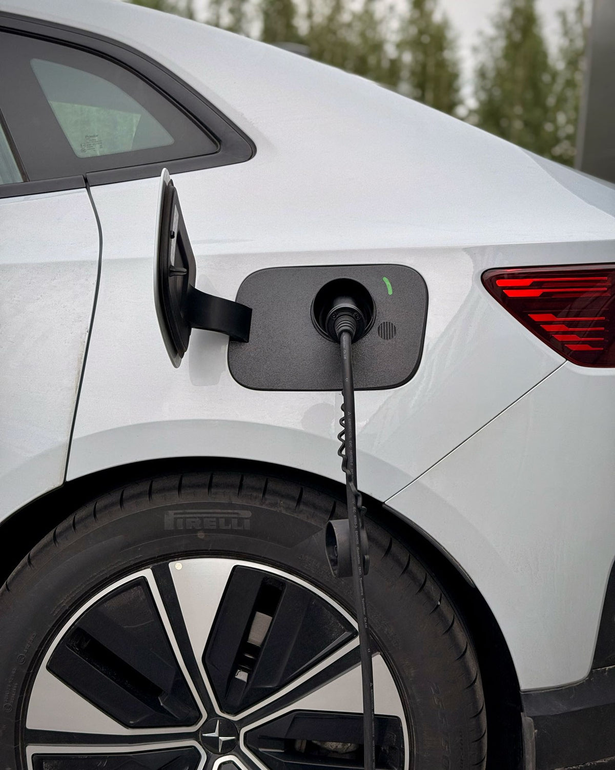 Laadpoortkap voor Polestar 4