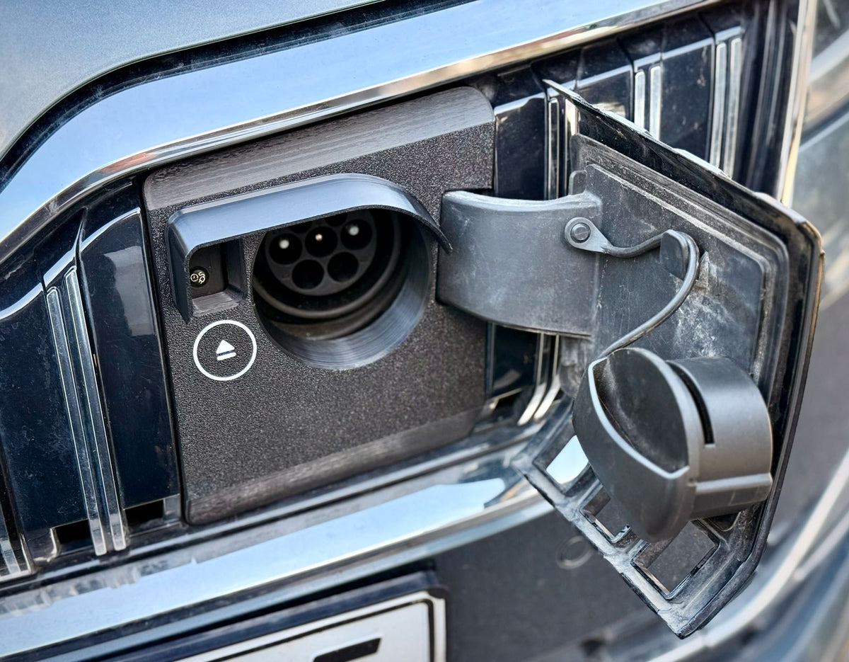 Ladeport Abdeckung für Skoda Superb iV