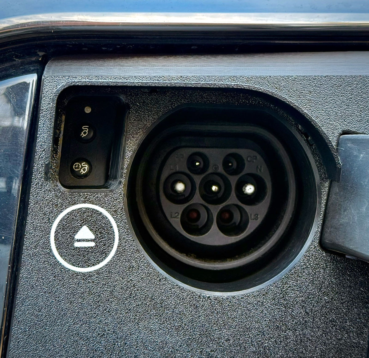 Ladeport Abdeckung für Skoda Superb iV