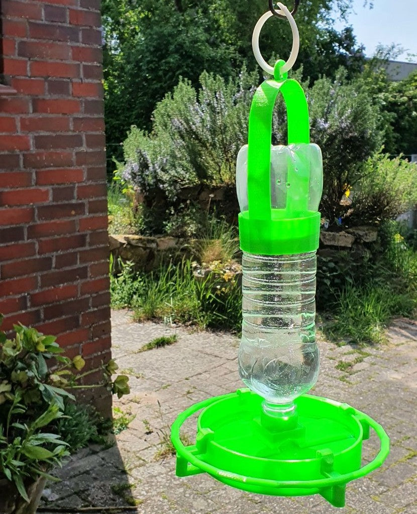Vogeldrinkbak met zitstokje en flessenhouder voor tuinvogels