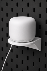 Plankje voor Google Nest Wifi op IKEA Skådis-gaatjesbord