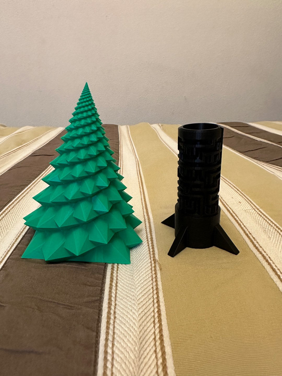 Puzzeldoosje in de vorm van een kerstboom voor kleine cadeautjes