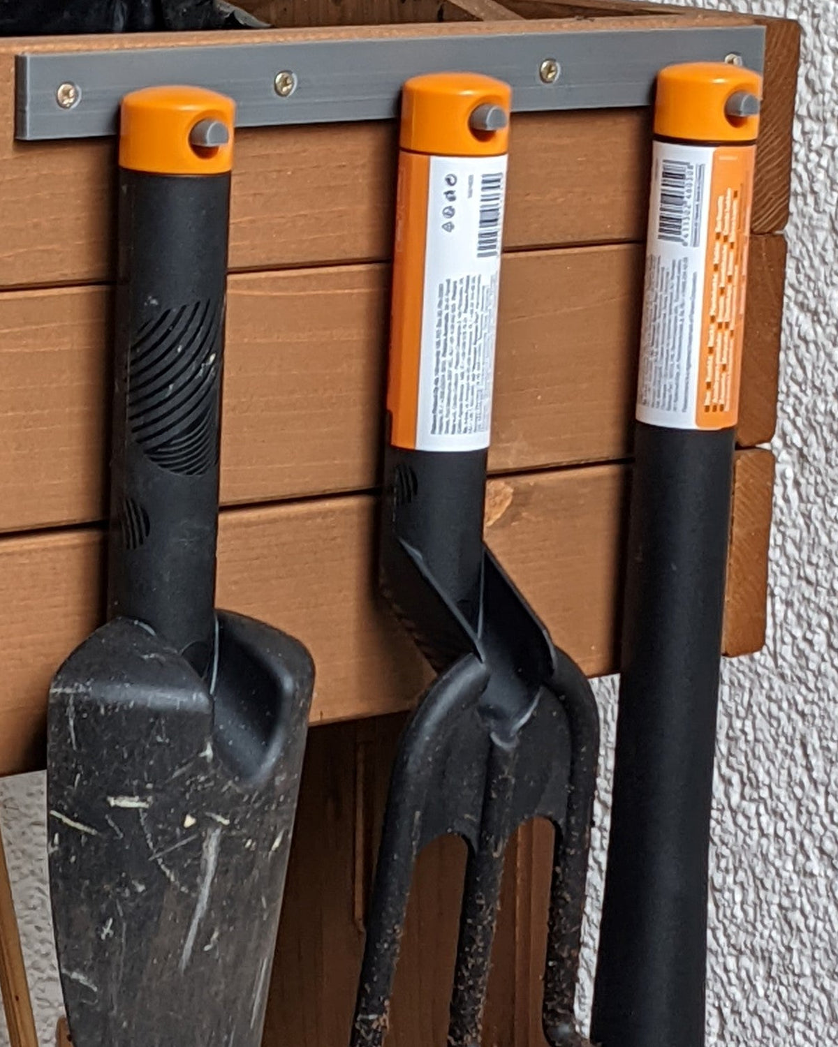 Wandhouder voor Fiskars tuingereedschap – houdt er 3
