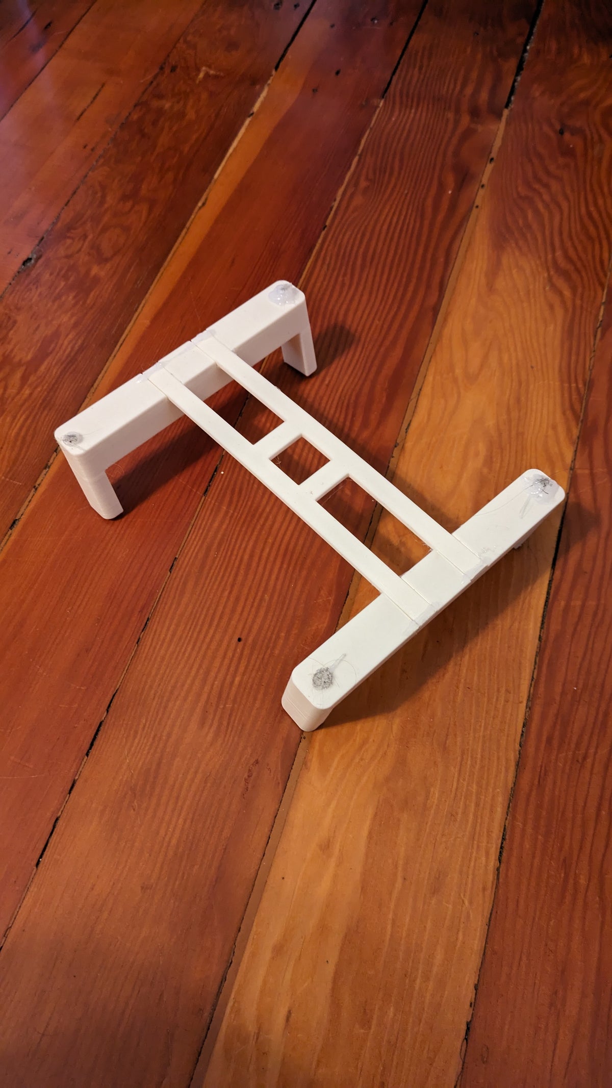 Vrijstaande 3D-geprinte standaard voor akoestische gitaar