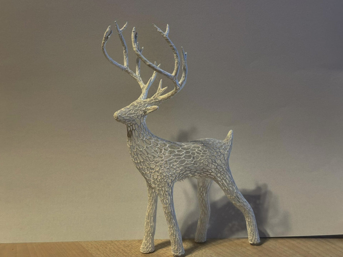 Rendierfiguurtje met Voronoi-patroon voor kerst