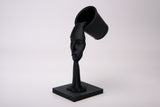 Ethereal Flow – abstracte surrealistische sculptuur op minimalistische plank