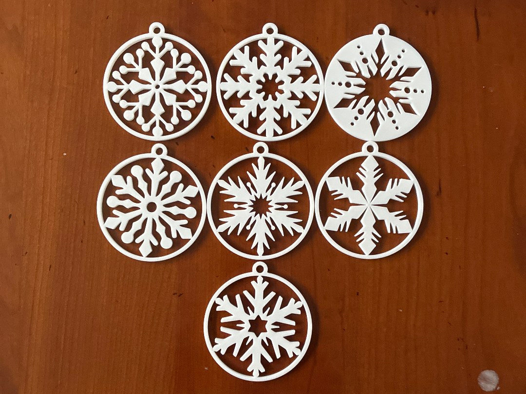 Sneeuwvlokken voor de kerstboom, verschillende sneeuwvlokken