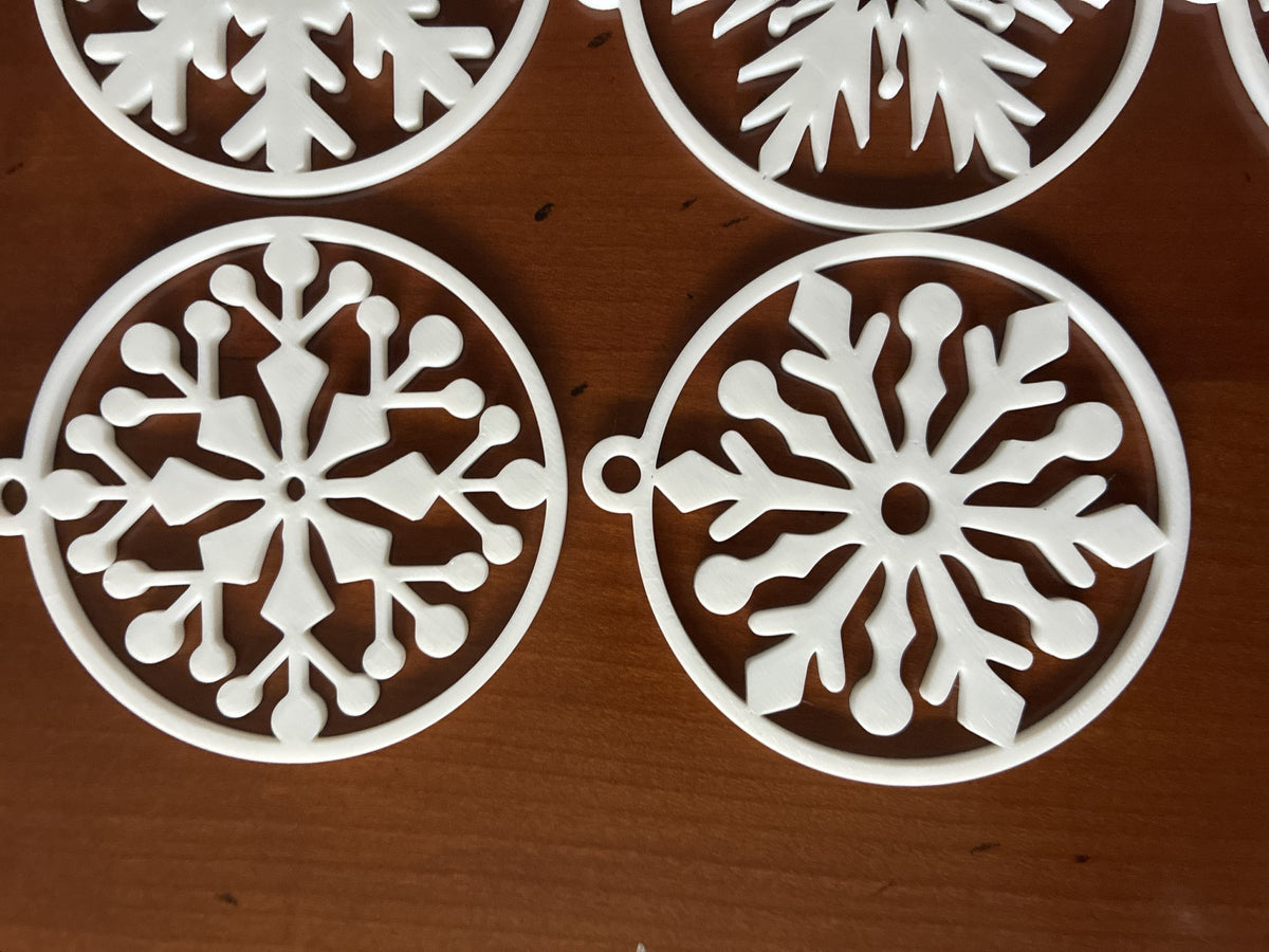 Sneeuwvlokken voor de kerstboom, verschillende sneeuwvlokken