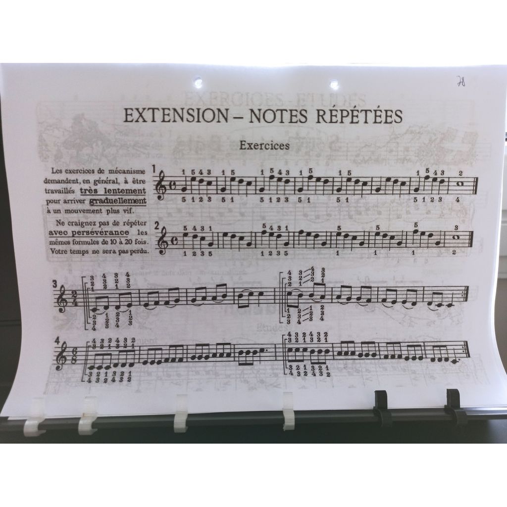 Bladmuziekhouder voor piano – clip die je op de standaard klikt