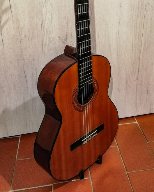 Gitaarstandaard voor akoestische en klassieke gitaar